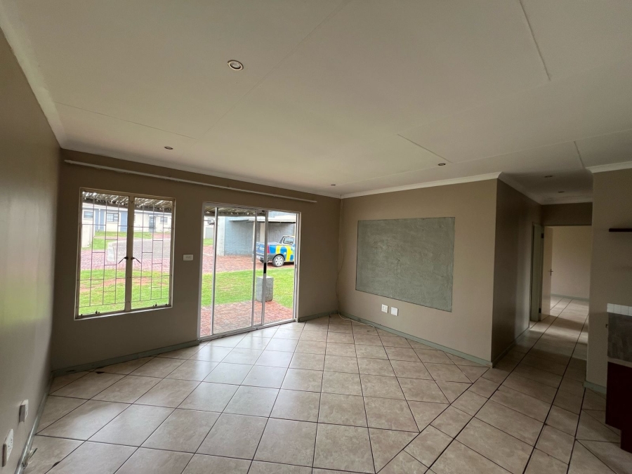 To Let 3 Bedroom Property for Rent in Albemarle Gauteng