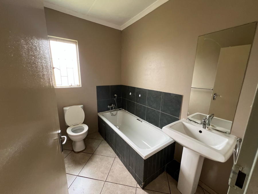 To Let 3 Bedroom Property for Rent in Albemarle Gauteng