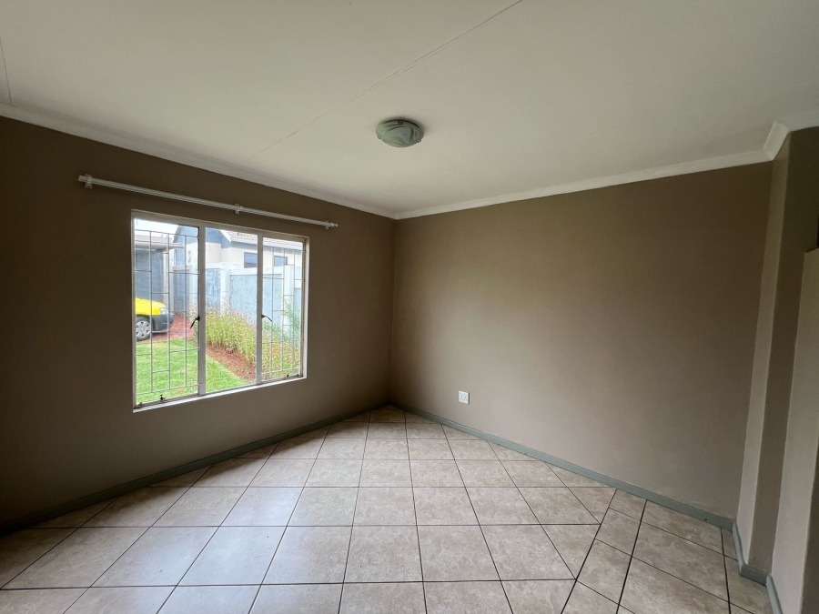 To Let 3 Bedroom Property for Rent in Albemarle Gauteng