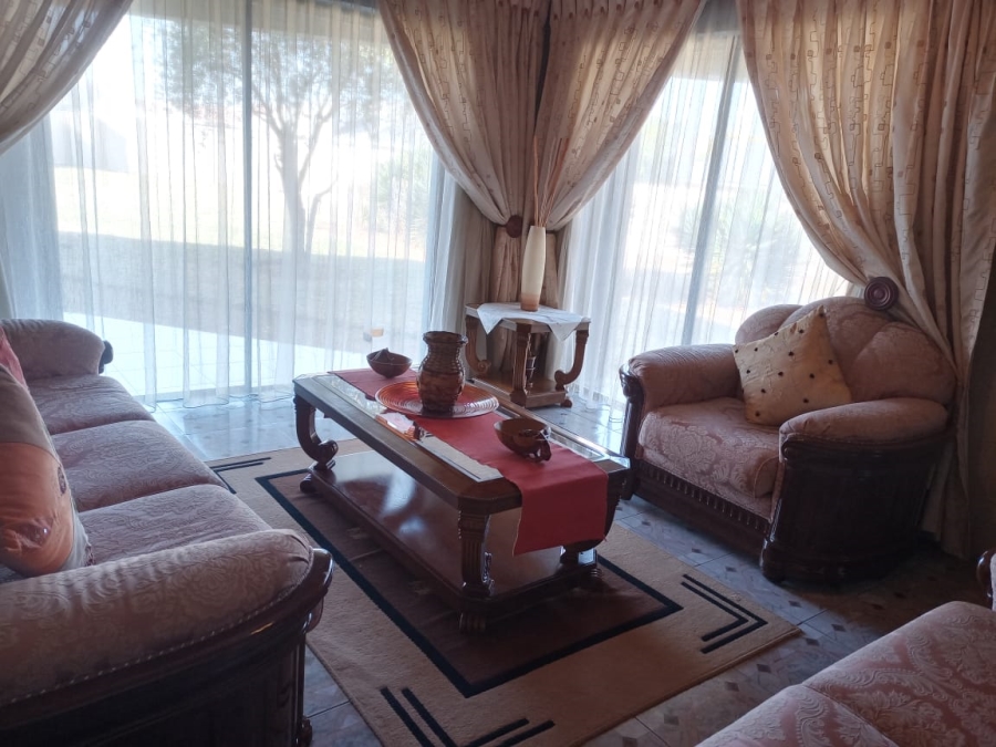 5 Bedroom Property for Sale in Three Rivers East Gauteng