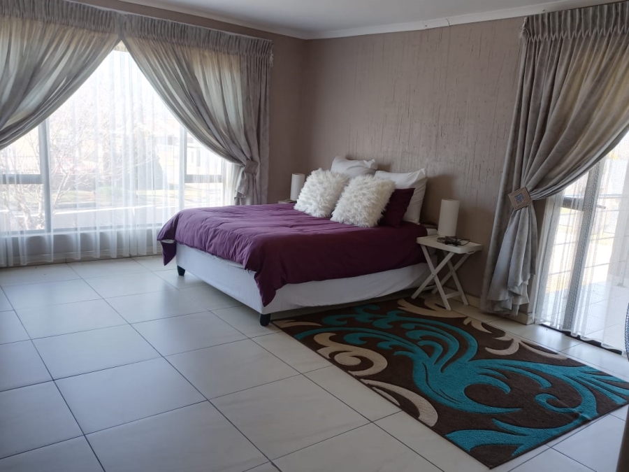 5 Bedroom Property for Sale in Three Rivers East Gauteng