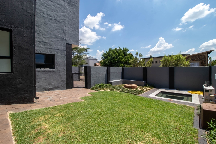 5 Bedroom Property for Sale in Olympus Country Estate Gauteng