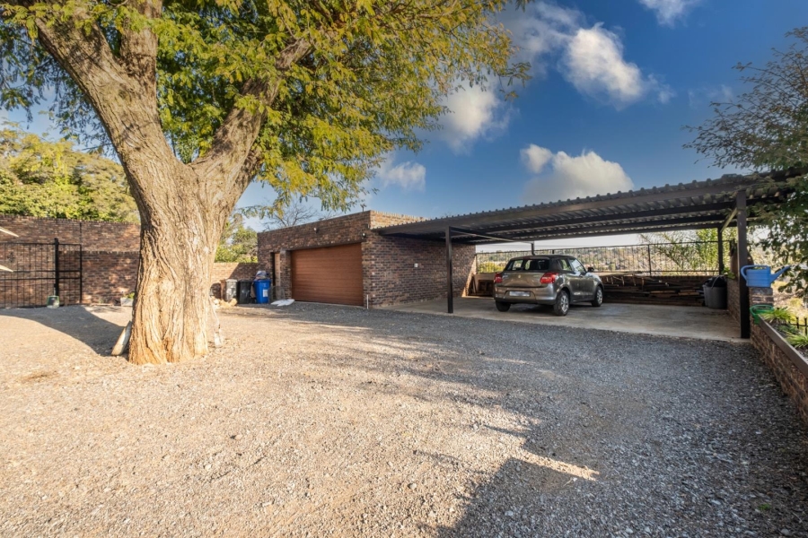 6 Bedroom Property for Sale in Monument Park Gauteng