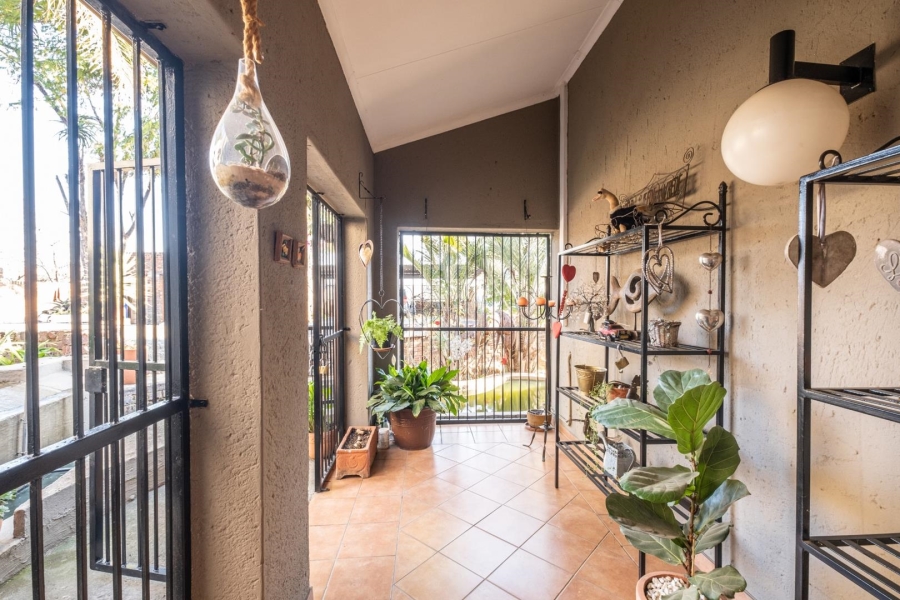 6 Bedroom Property for Sale in Monument Park Gauteng