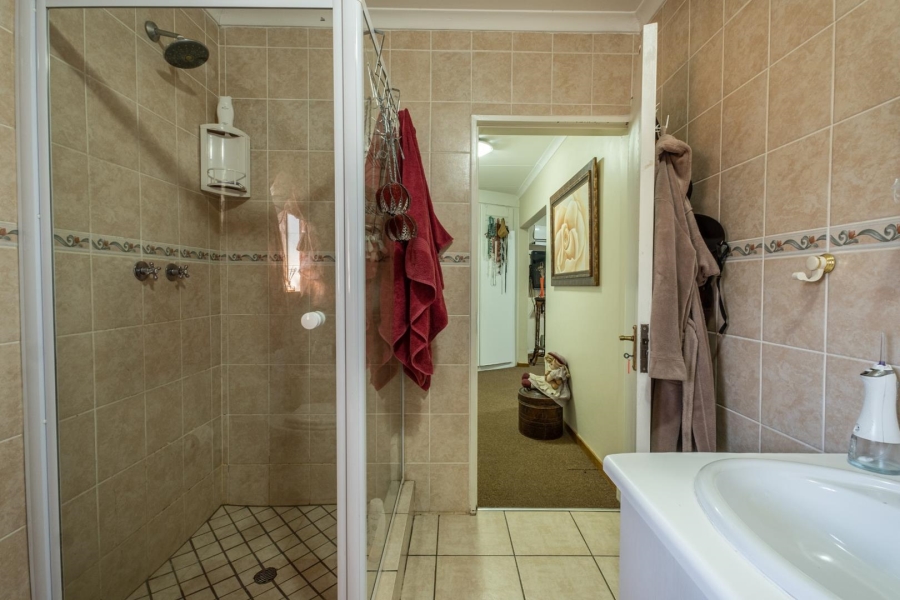 6 Bedroom Property for Sale in Monument Park Gauteng