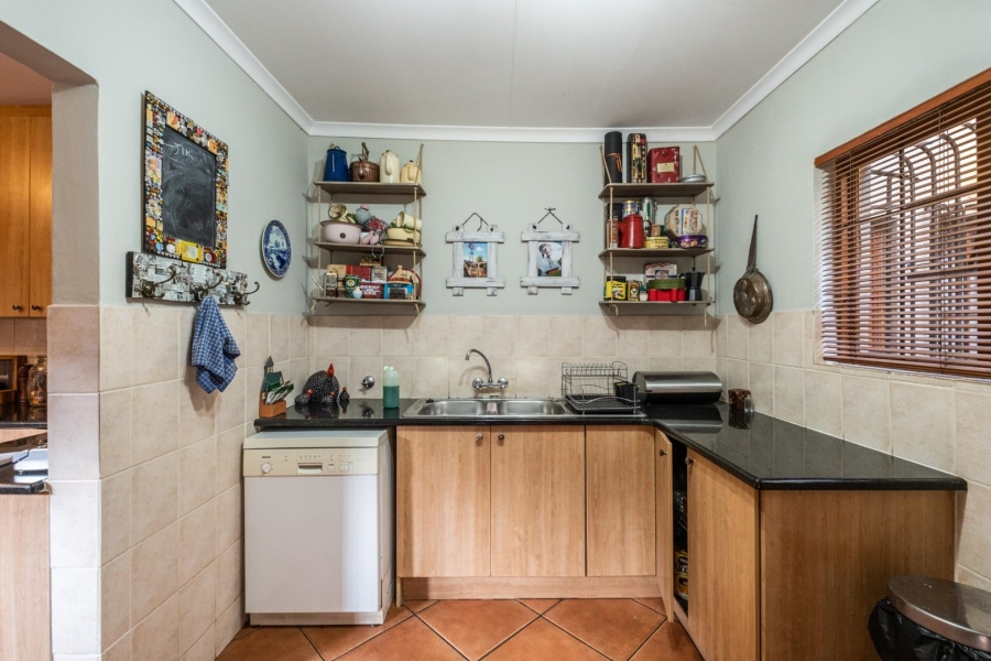 6 Bedroom Property for Sale in Monument Park Gauteng