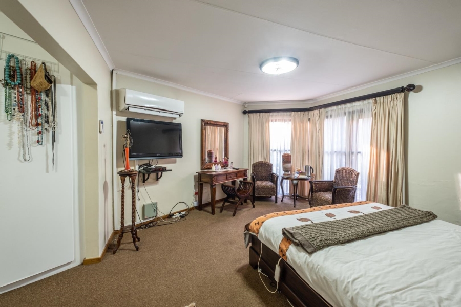 6 Bedroom Property for Sale in Monument Park Gauteng