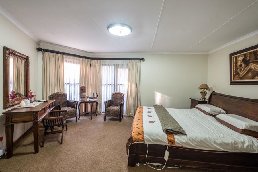 6 Bedroom Property for Sale in Monument Park Gauteng