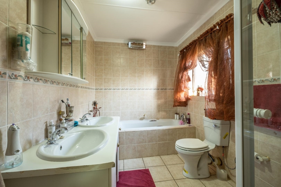 6 Bedroom Property for Sale in Monument Park Gauteng