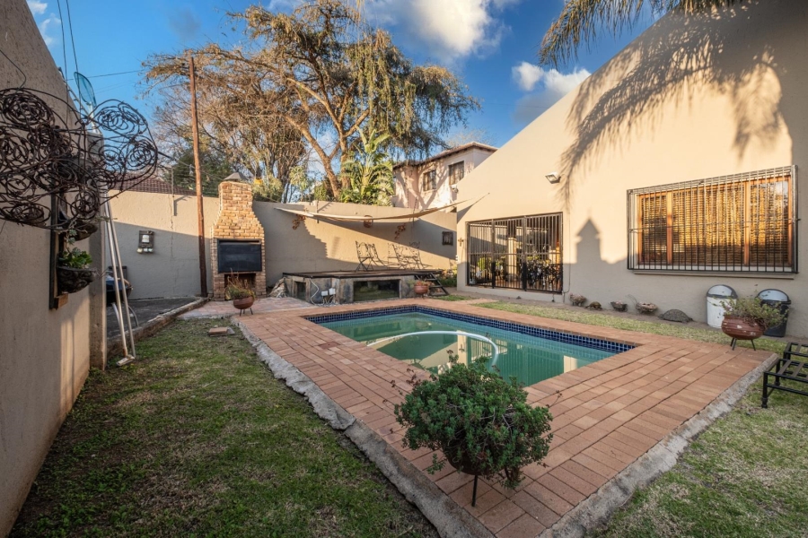 6 Bedroom Property for Sale in Monument Park Gauteng