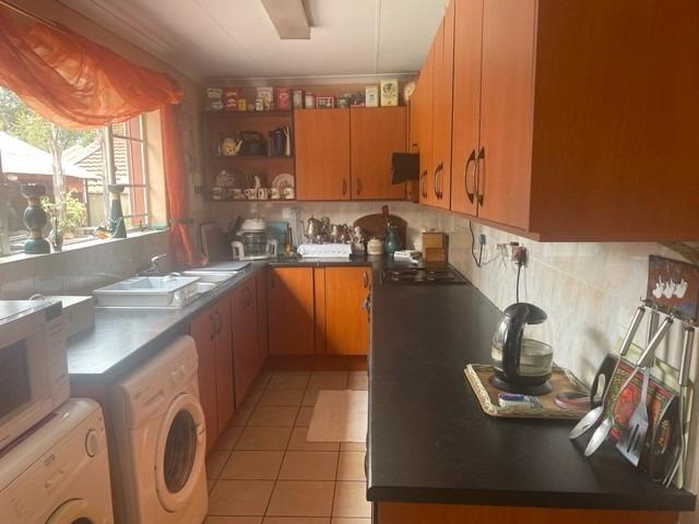 8 Bedroom Property for Sale in Silvertondale Gauteng