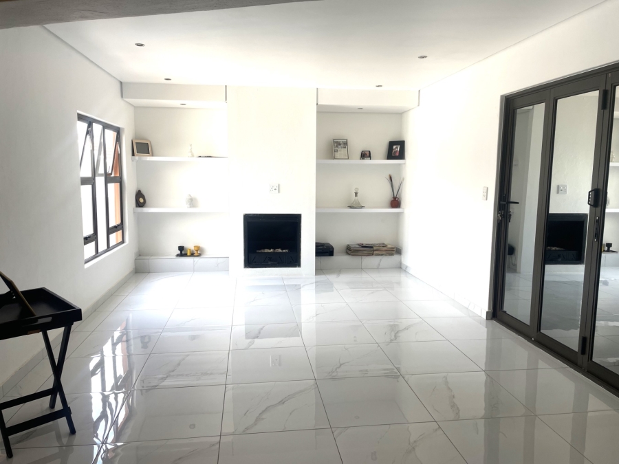 4 Bedroom Property for Sale in Waterkloof Ridge Gauteng