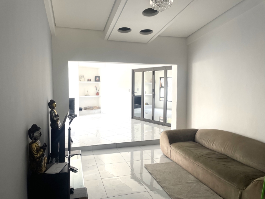 4 Bedroom Property for Sale in Waterkloof Ridge Gauteng