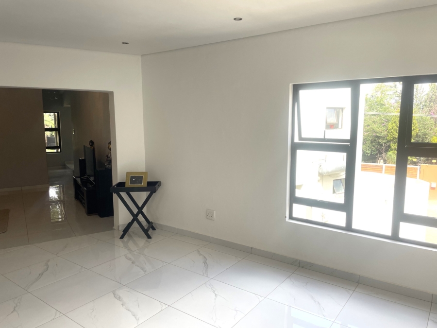 4 Bedroom Property for Sale in Waterkloof Ridge Gauteng