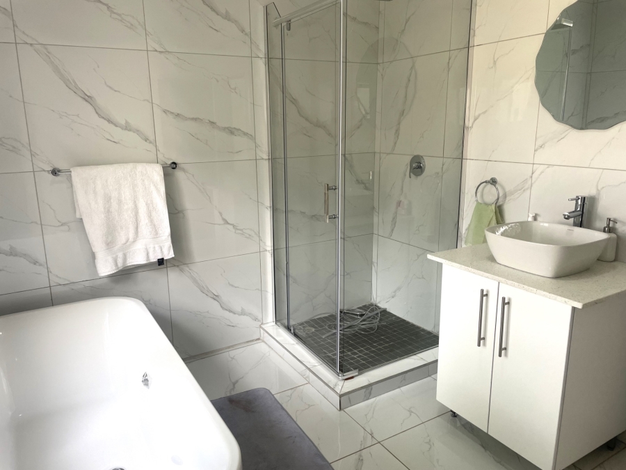 4 Bedroom Property for Sale in Waterkloof Ridge Gauteng