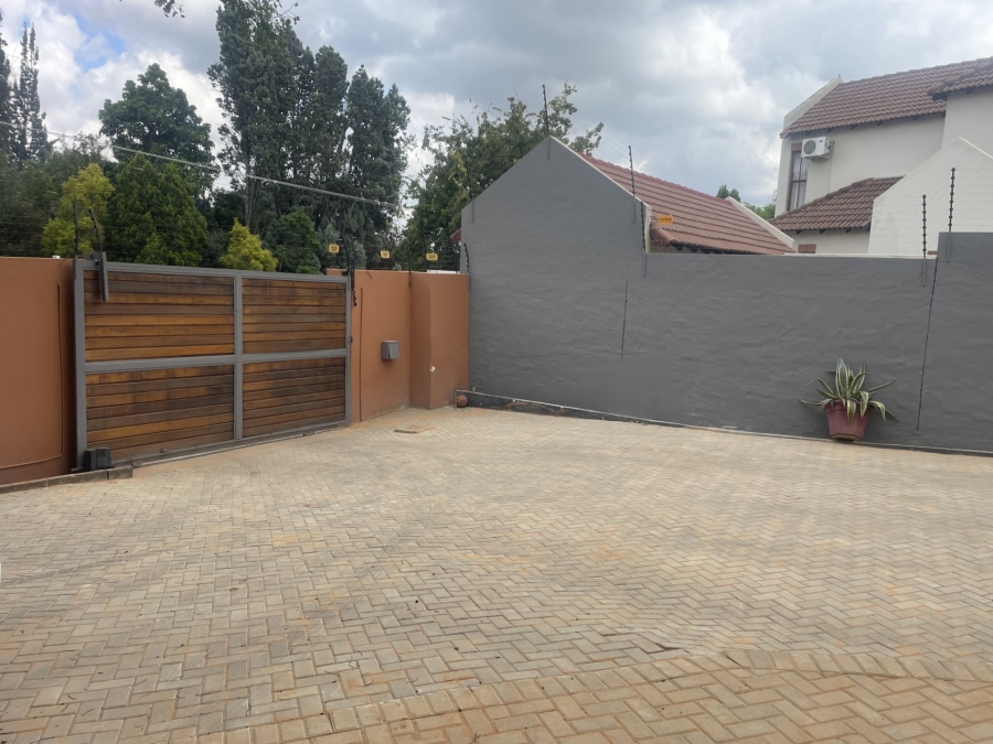 4 Bedroom Property for Sale in Waterkloof Ridge Gauteng