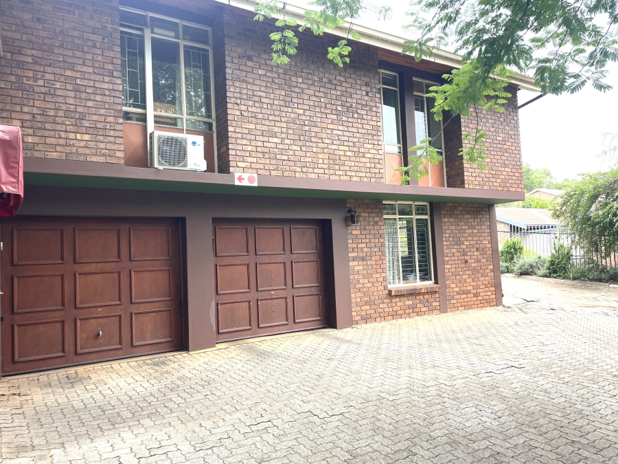 3 Bedroom Property for Sale in La Montagne Gauteng