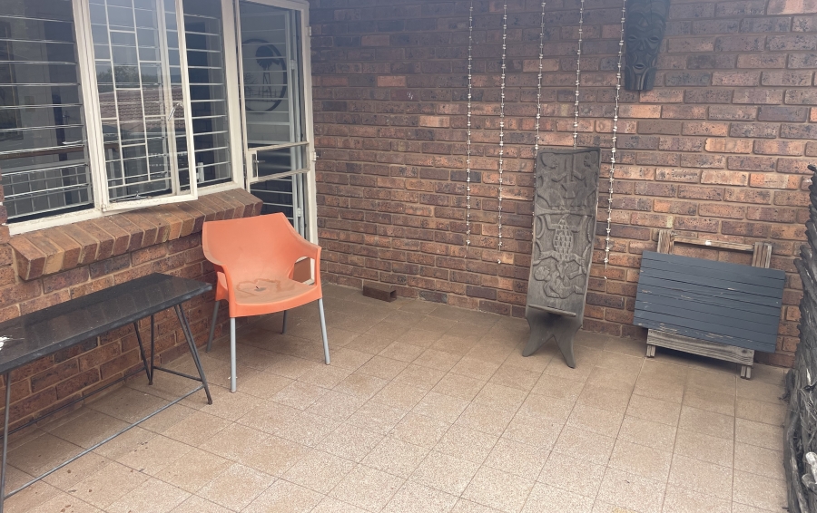 3 Bedroom Property for Sale in La Montagne Gauteng