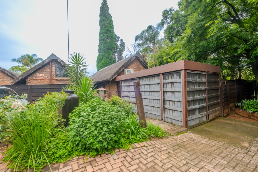 2 Bedroom Property for Sale in Faerie Glen Gauteng