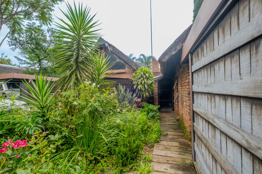 2 Bedroom Property for Sale in Faerie Glen Gauteng