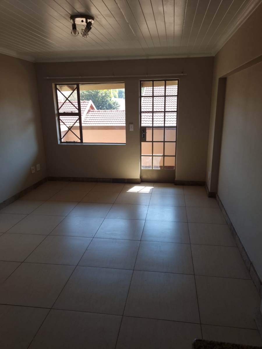 2 Bedroom Property for Sale in Waverley Gauteng