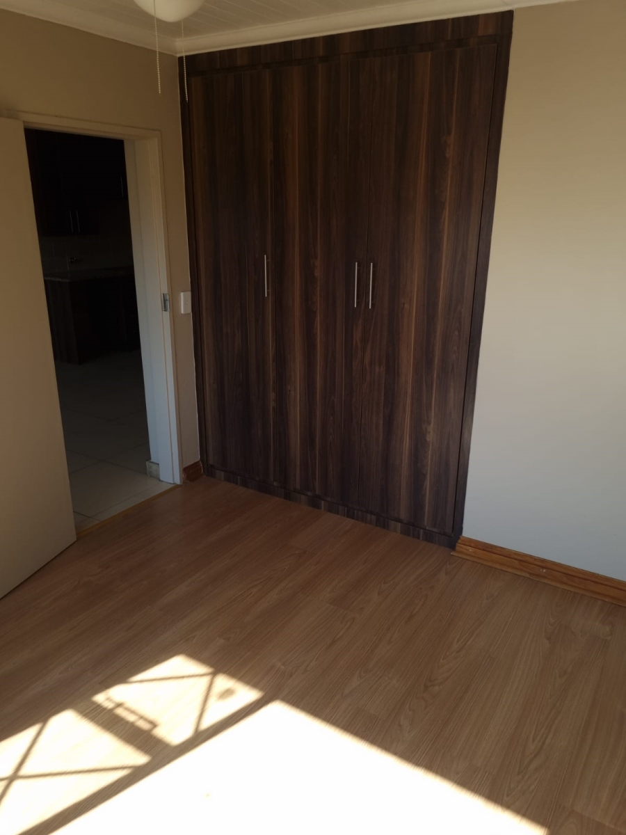 2 Bedroom Property for Sale in Waverley Gauteng