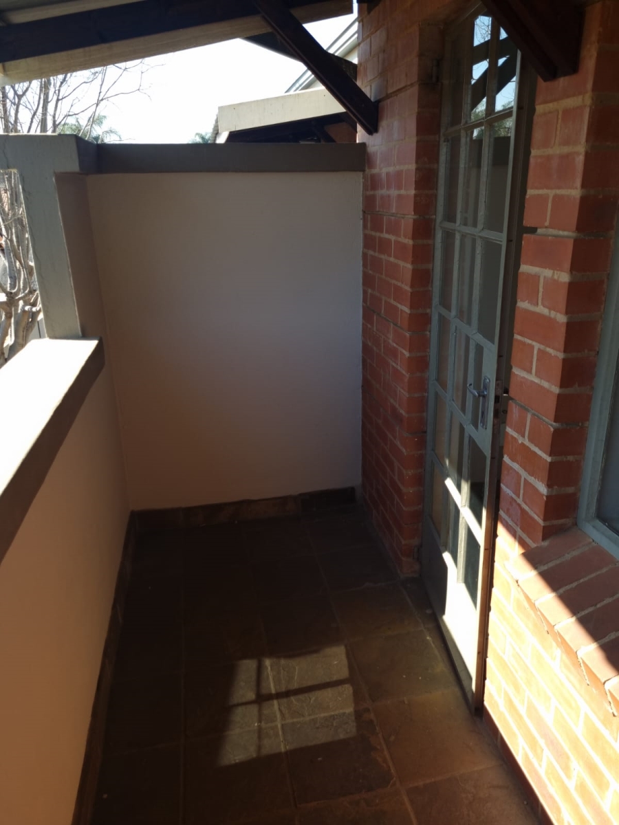 2 Bedroom Property for Sale in Waverley Gauteng