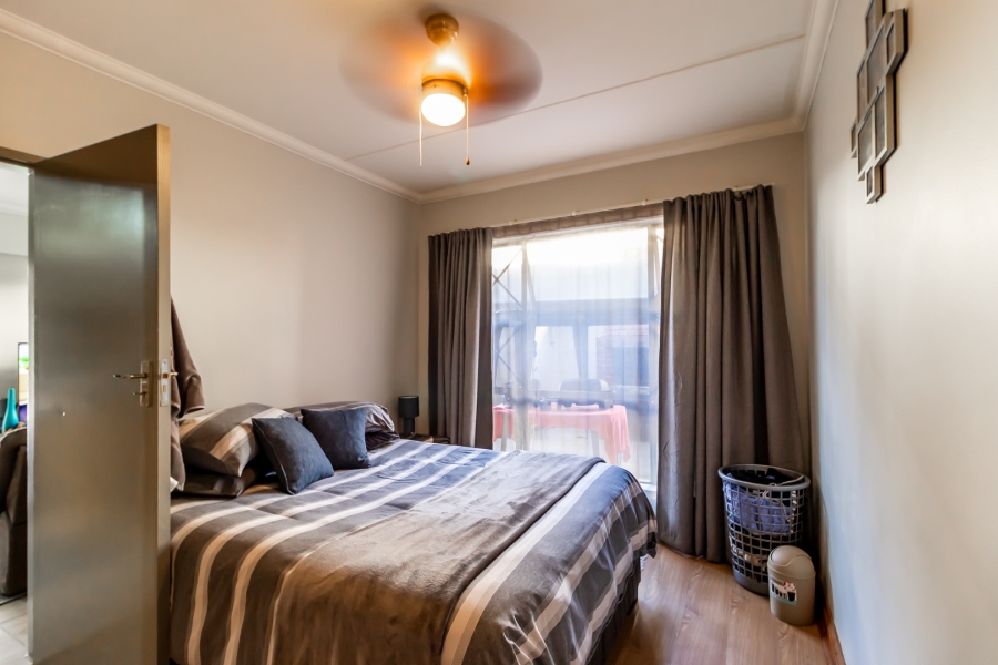 1 Bedroom Property for Sale in Waverley Gauteng