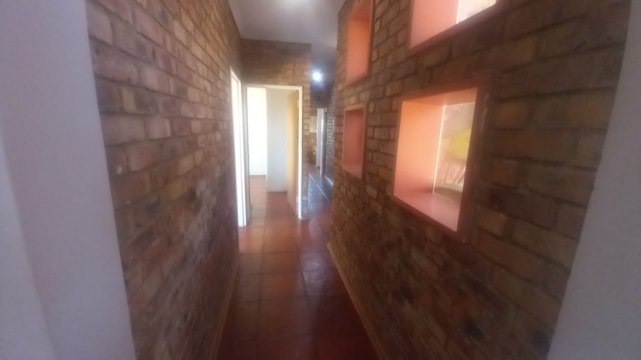 4 Bedroom Property for Sale in Noordheuwel Gauteng