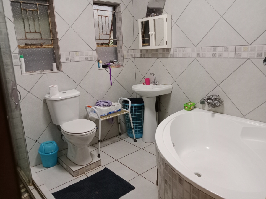 4 Bedroom Property for Sale in Daspoort Gauteng