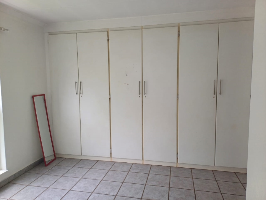 To Let 3 Bedroom Property for Rent in Die Hoewes Gauteng