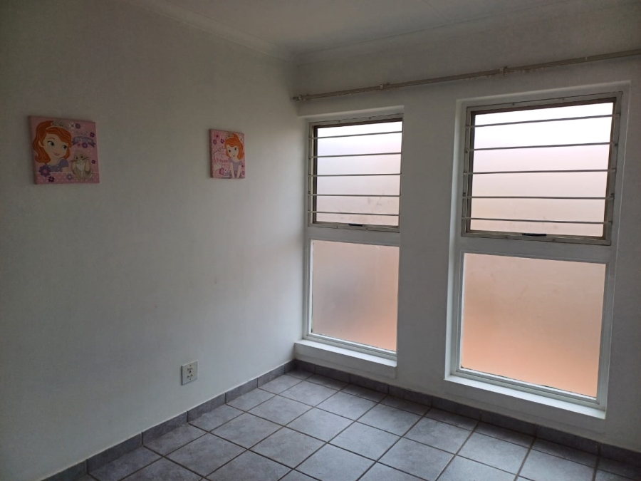 To Let 3 Bedroom Property for Rent in Die Hoewes Gauteng