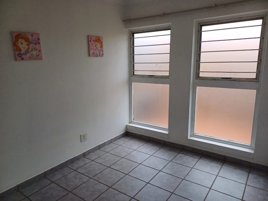 To Let 3 Bedroom Property for Rent in Die Hoewes Gauteng
