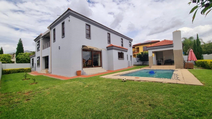 5 Bedroom Property for Sale in Crescent Wood Country Estate Gauteng