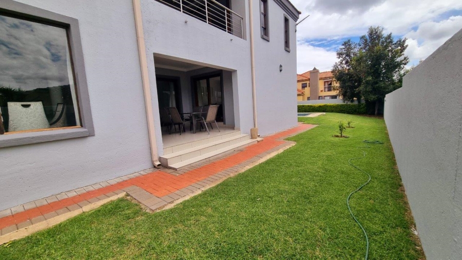 5 Bedroom Property for Sale in Crescent Wood Country Estate Gauteng