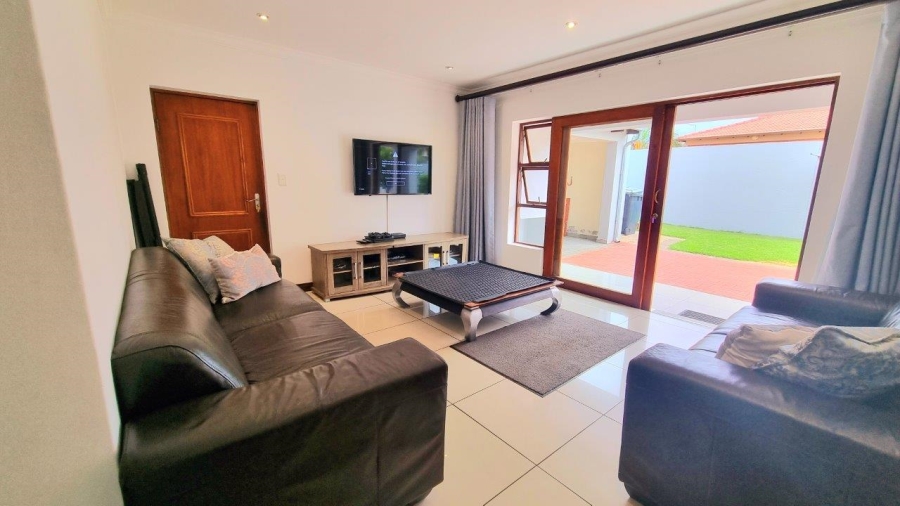 5 Bedroom Property for Sale in Crescent Wood Country Estate Gauteng