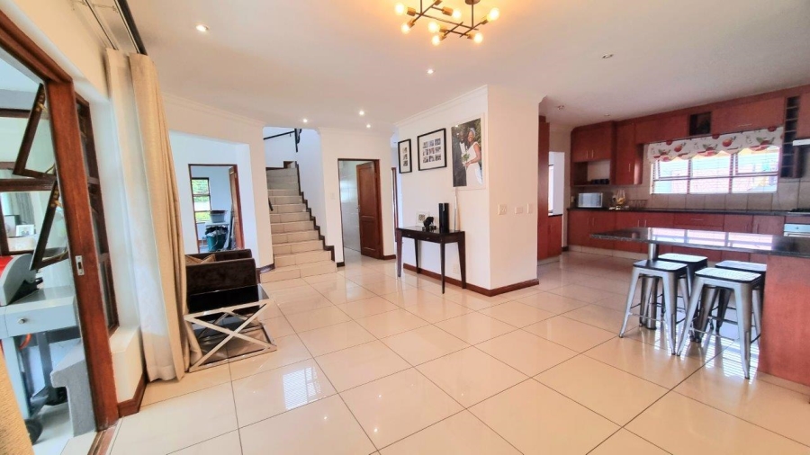 5 Bedroom Property for Sale in Crescent Wood Country Estate Gauteng