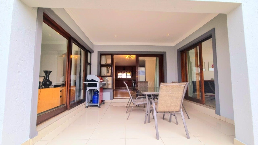 5 Bedroom Property for Sale in Crescent Wood Country Estate Gauteng