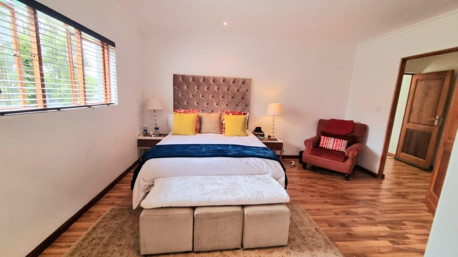 5 Bedroom Property for Sale in Crescent Wood Country Estate Gauteng