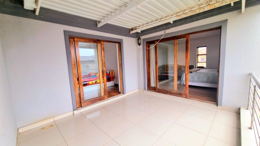 5 Bedroom Property for Sale in Crescent Wood Country Estate Gauteng