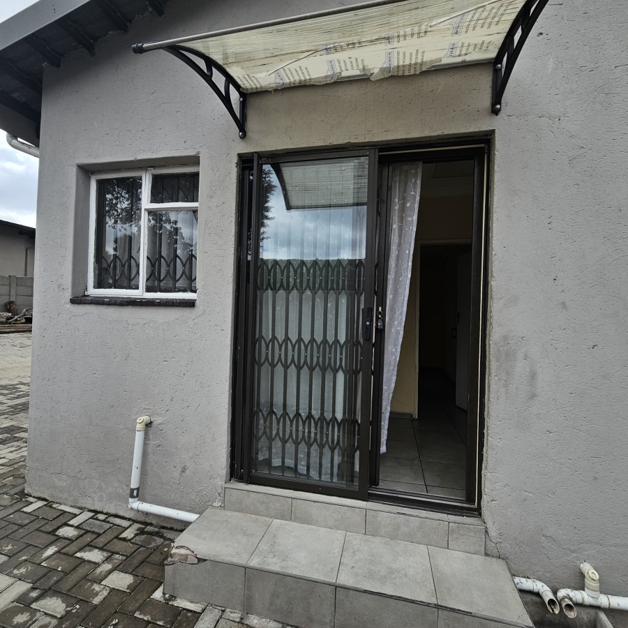 To Let 1 Bedroom Property for Rent in Croydon Gauteng