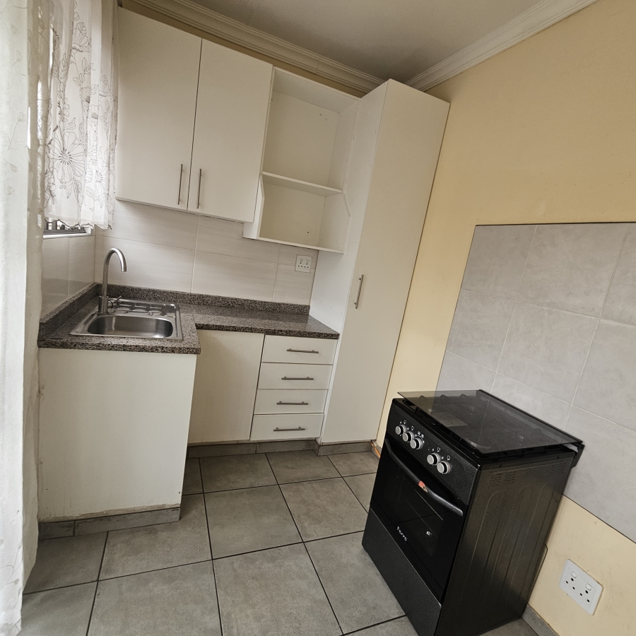 To Let 1 Bedroom Property for Rent in Croydon Gauteng