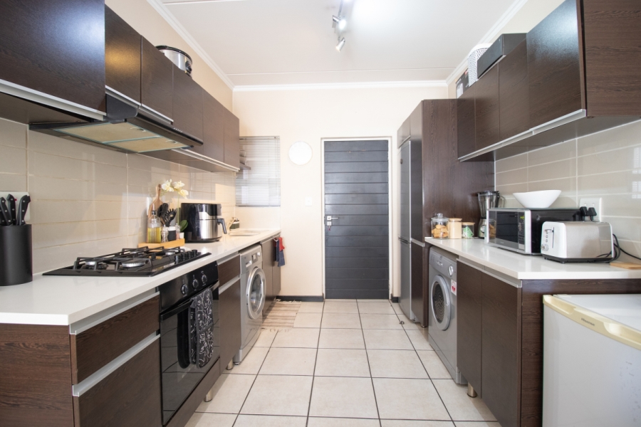 2 Bedroom Property for Sale in Greenstone Gate Gauteng