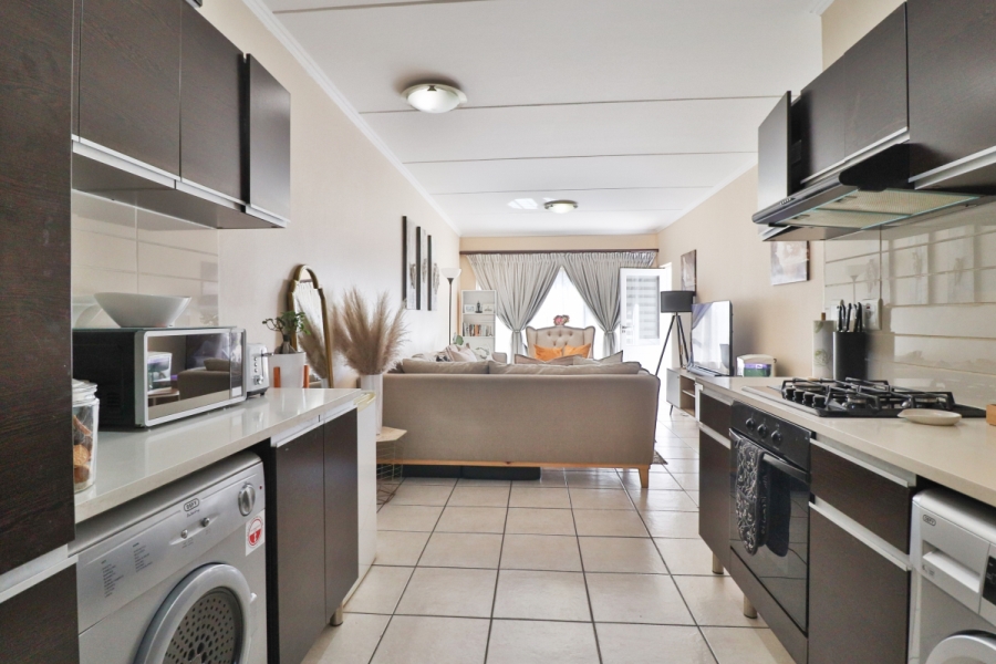 2 Bedroom Property for Sale in Greenstone Gate Gauteng