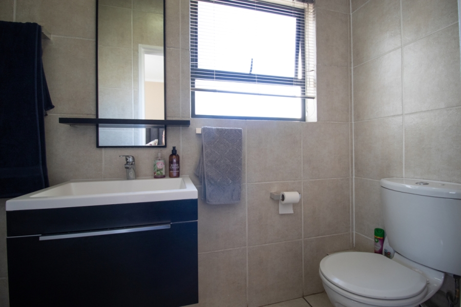 2 Bedroom Property for Sale in Greenstone Gate Gauteng