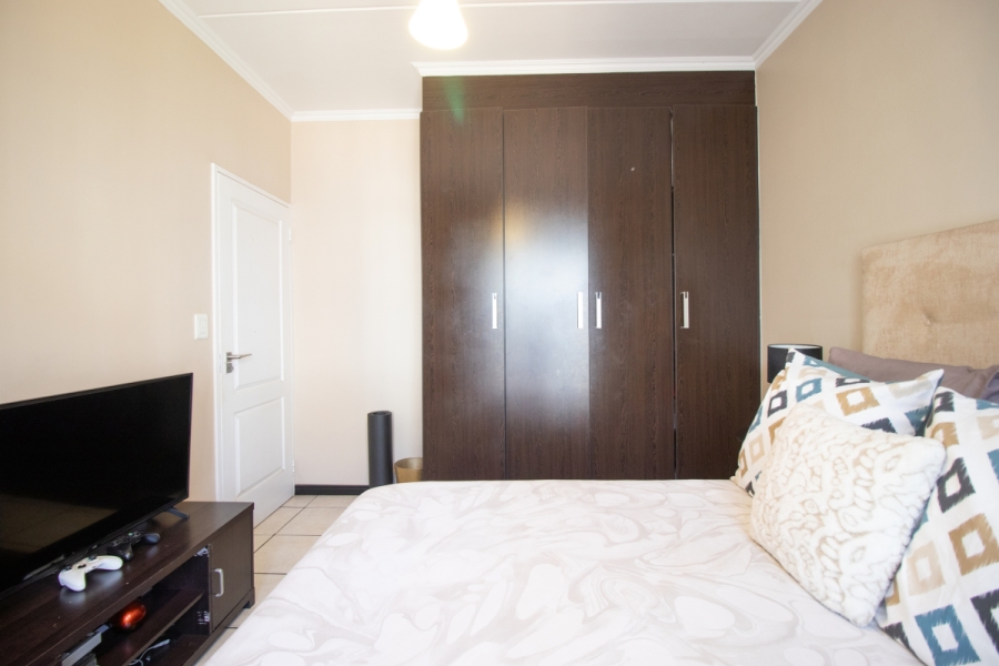 2 Bedroom Property for Sale in Greenstone Gate Gauteng