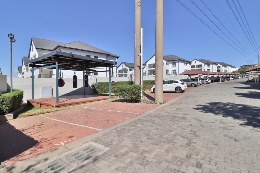 2 Bedroom Property for Sale in Greenstone Gate Gauteng