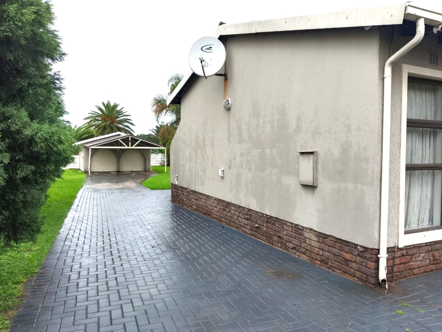 3 Bedroom Property for Sale in Brackenhurst Gauteng