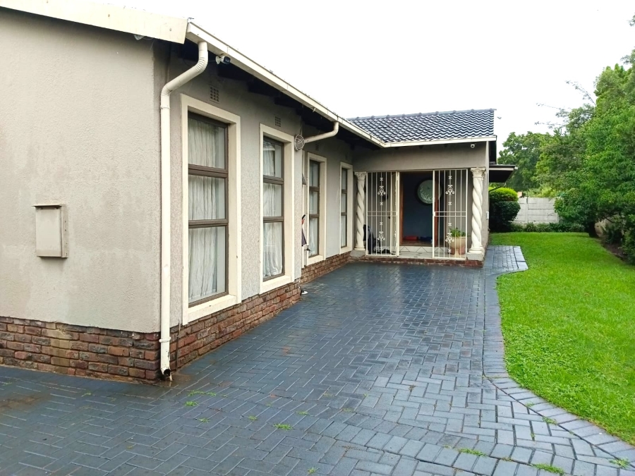 3 Bedroom Property for Sale in Brackenhurst Gauteng