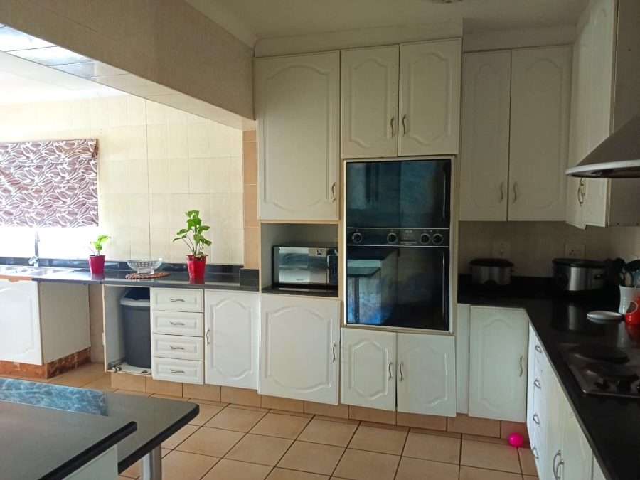 3 Bedroom Property for Sale in Brackenhurst Gauteng